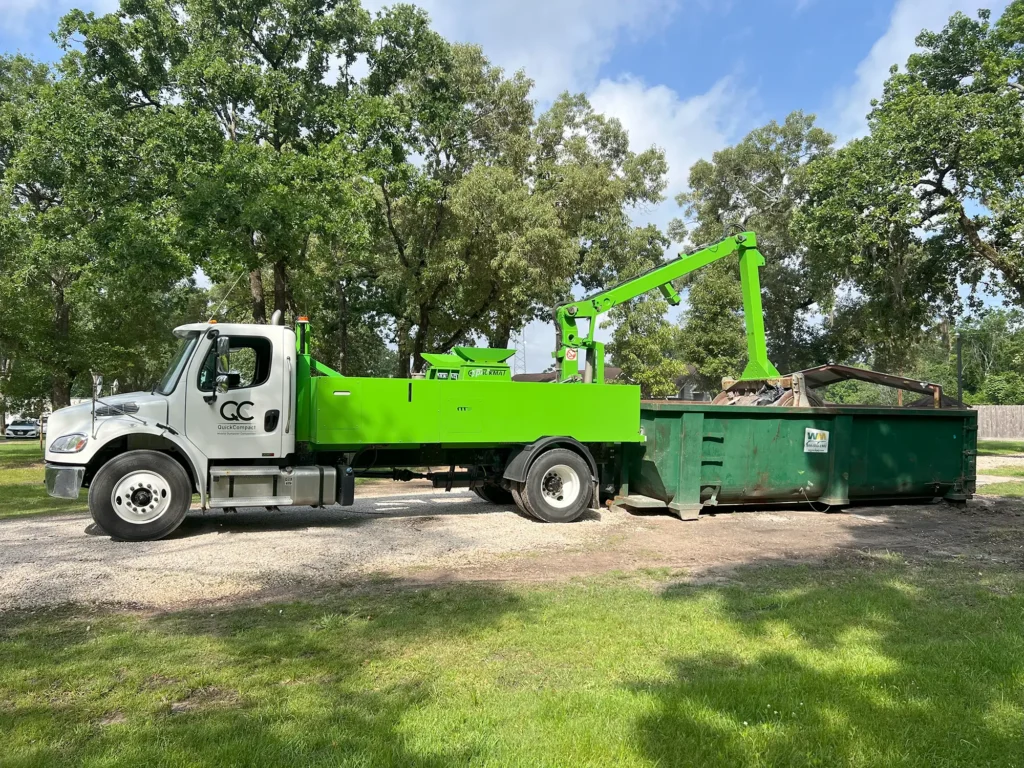 A photo of a Quick Compact truck providing dumpster compactor / dumpster compaction services.
