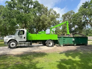 A photo of a Quick Compact truck providing dumpster compactor / dumpster compaction services.